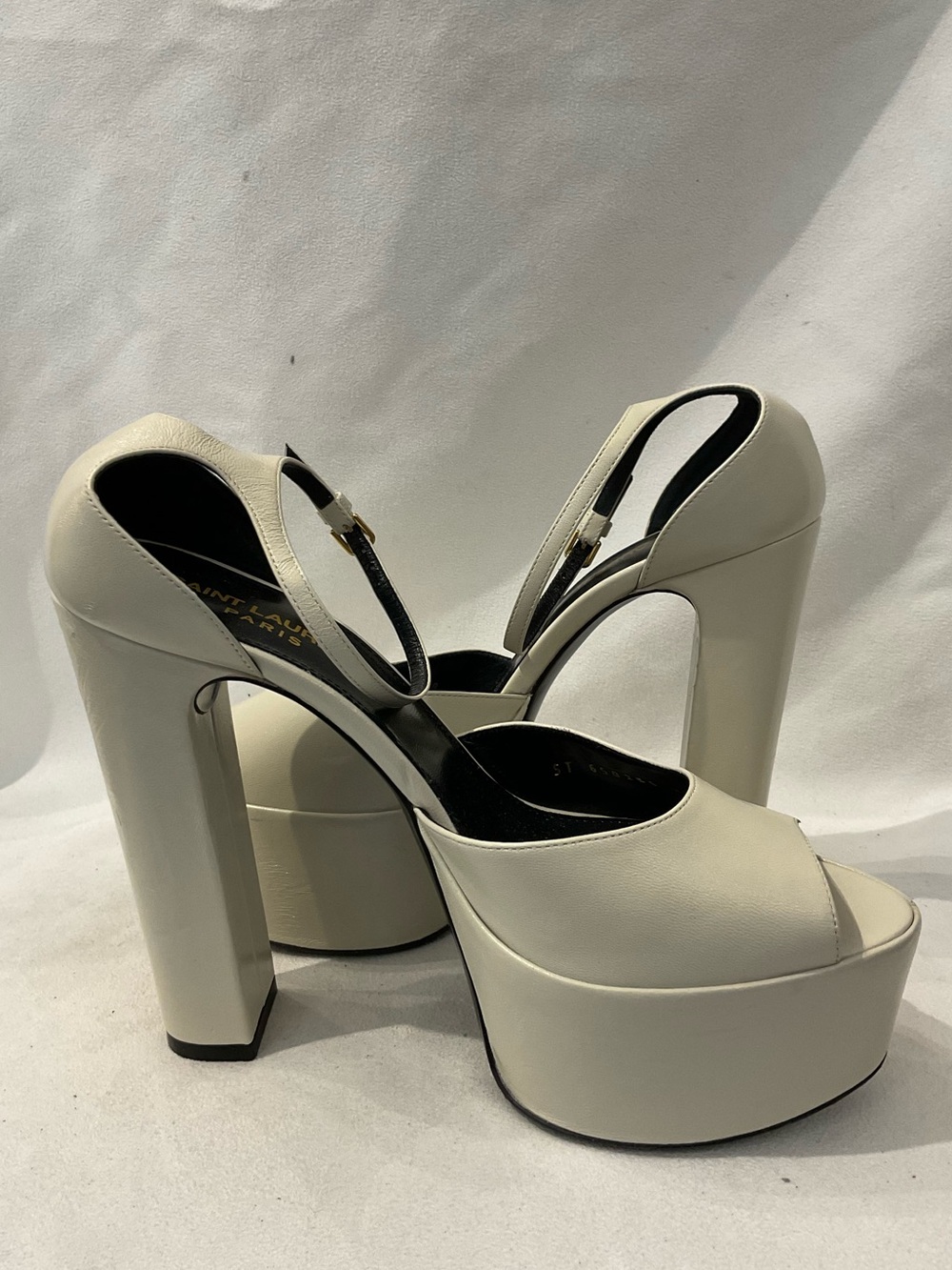 Saint Laurent Pumps